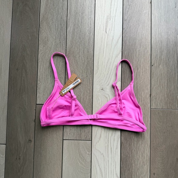 SKIMS Recycled Swim Adjustable Triangle Top | Size: Large - Picture 4 of 7